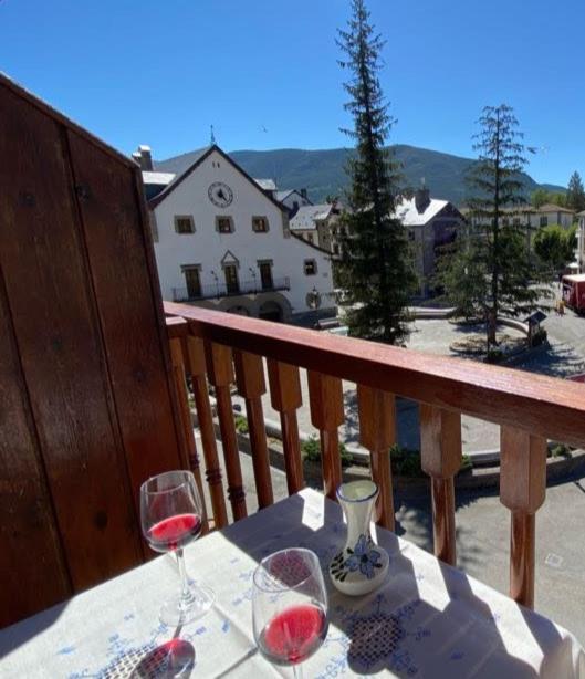 Apartament Plaza Centro Biescas  Zewnętrze zdjęcie